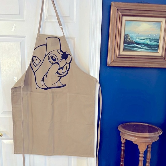 NWOT Buc-ee's Apron - Big Face Logo Tan Chef’s Grilling Apron - Picture 2 of 6